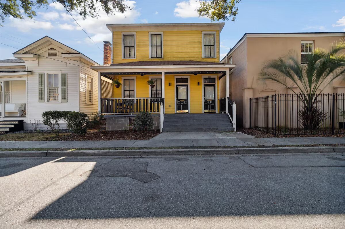 Historic Savannah Starland District building